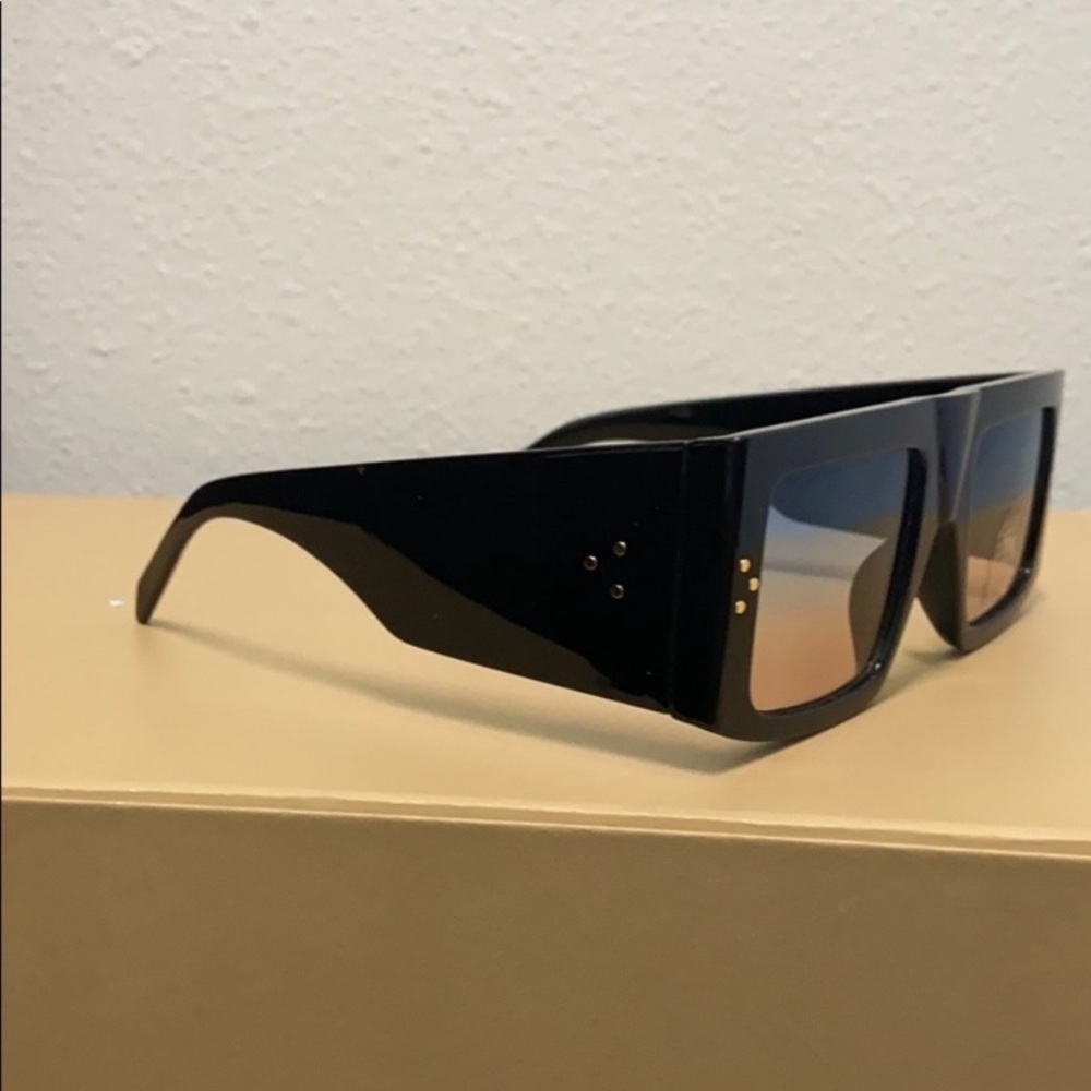 Sunglasses - Picture 3 of 4